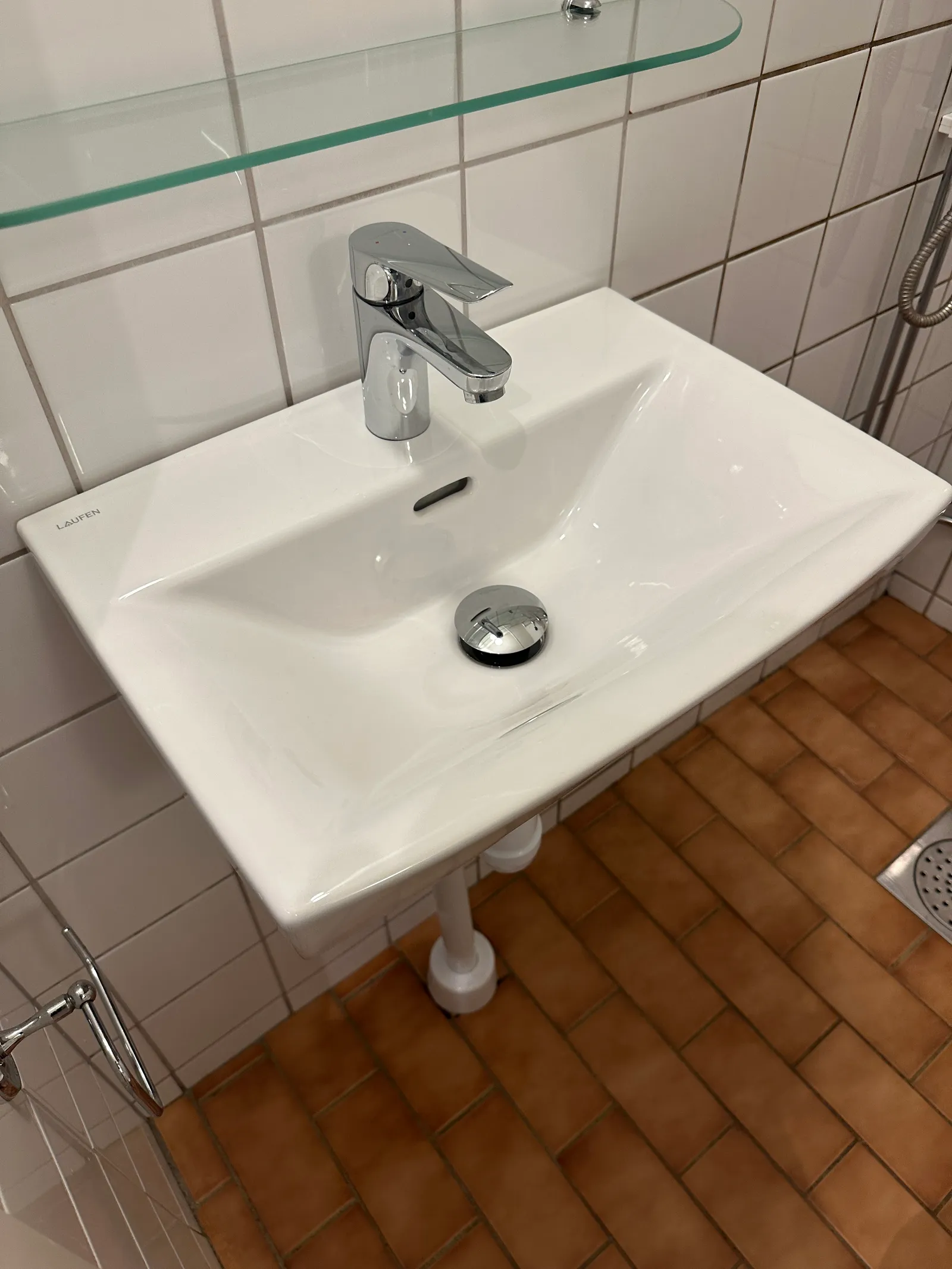 Rengöra duschvägg i glas – bort med kalkfläckar