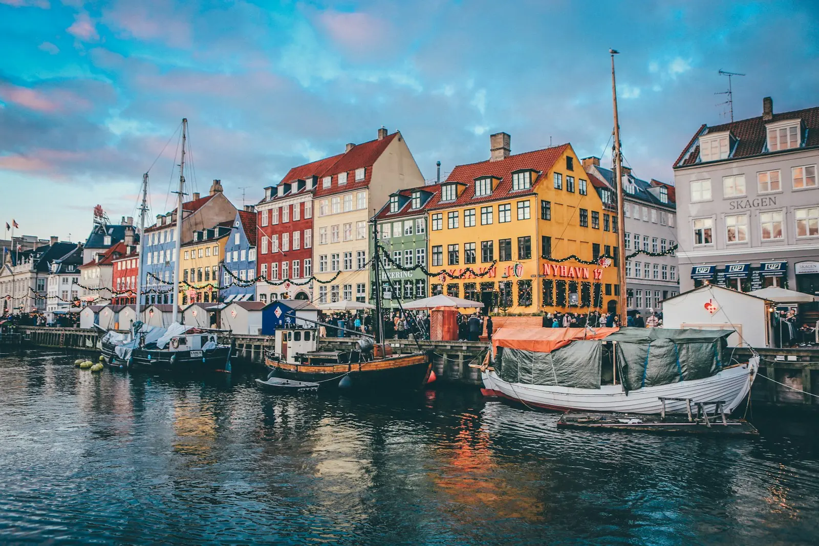Flytta till Danmark från Sverige: guide med priser och regler 2026.